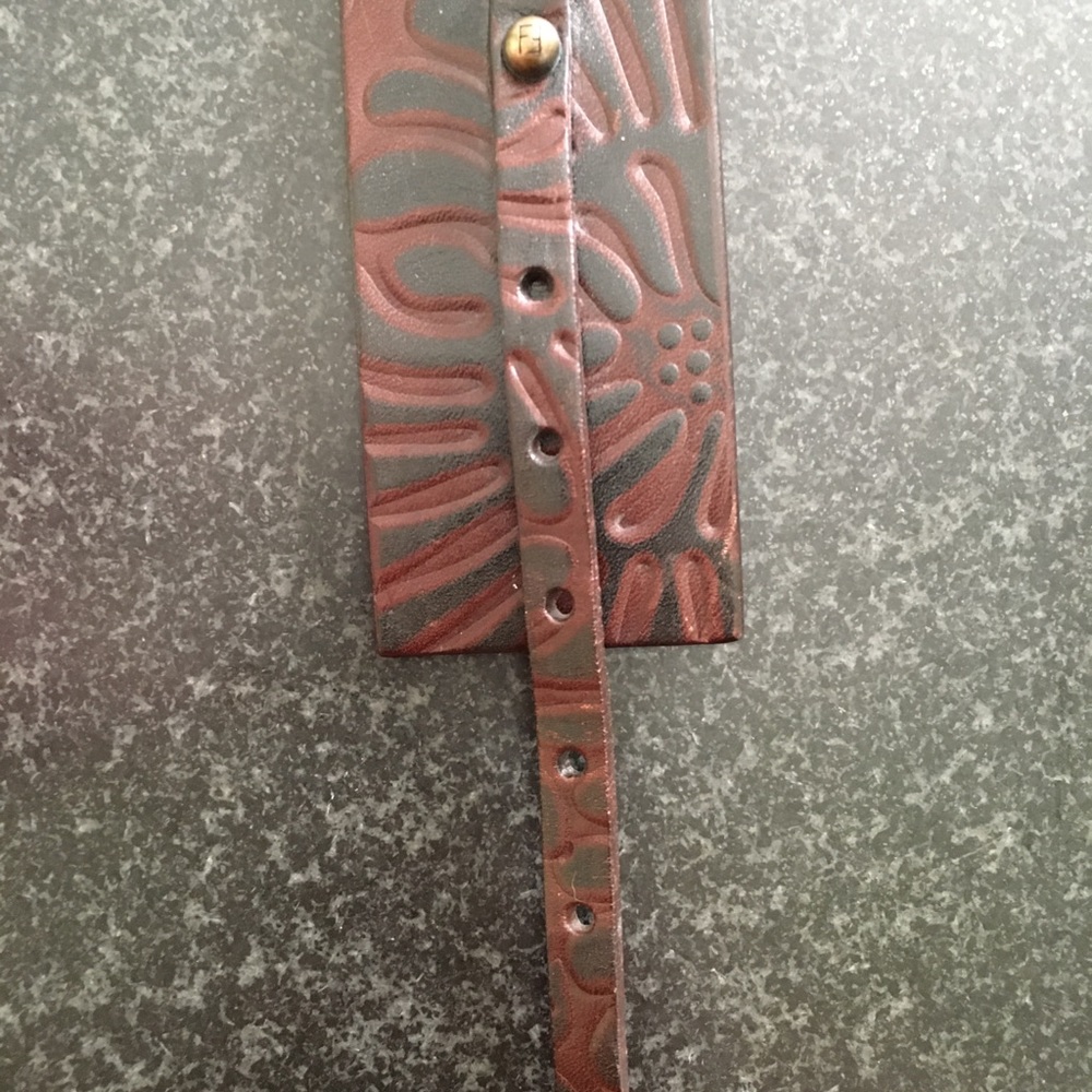 Beautiful Fendi Belt - Picture 3 of 4